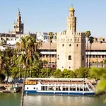 Atico Con Vistas A La Torre Del Oro Y Catedral