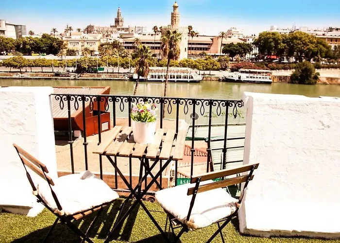 Atico Con Vistas A La Torre Del Oro Y Catedral