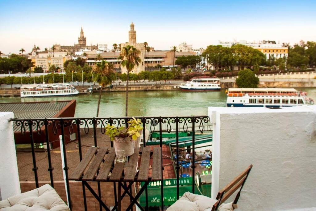 Atico Con Vistas A La Torre Del Oro Y Catedral Appartement