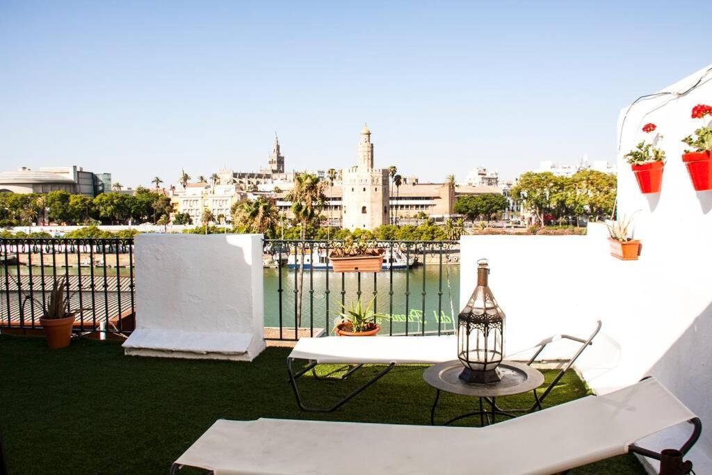 Atico Con Vistas A La Torre Del Oro Y Catedral